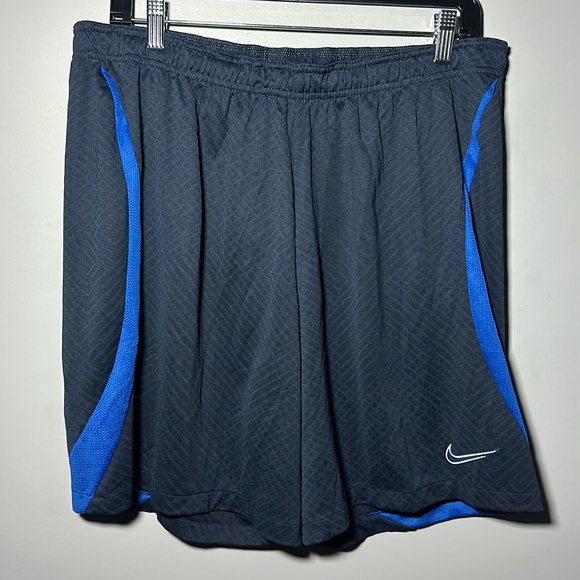 Nike Other - Nike new geometric pattern navy blue slim fit athletic workout shorts